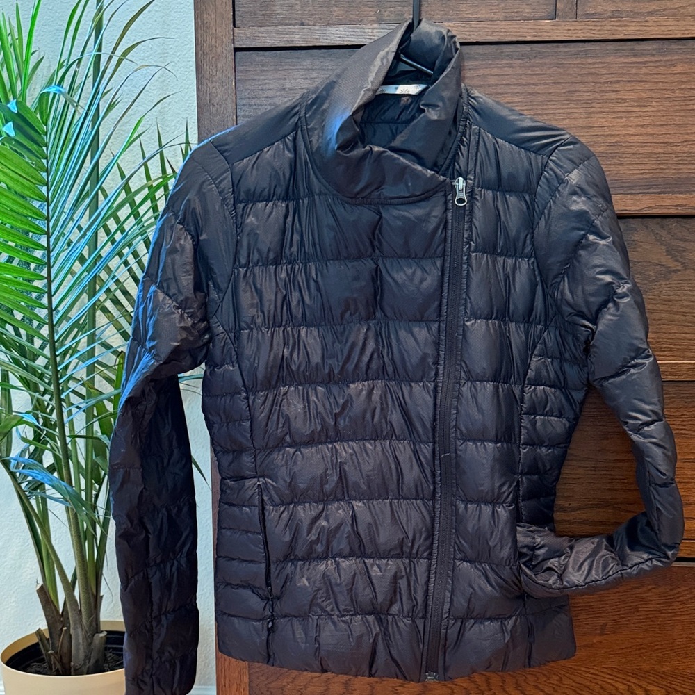 Athleta Women's Black Puffer Jacket Asymmetric Zipper